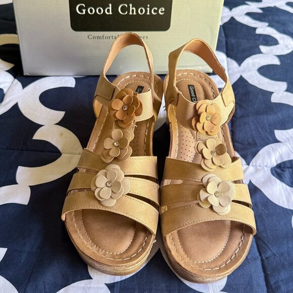 GOOD CHOICE Womens Beige Flower Beck Toe Wedge Slip On Heeled Sandal sz 9.5 - Picture 3 of 8